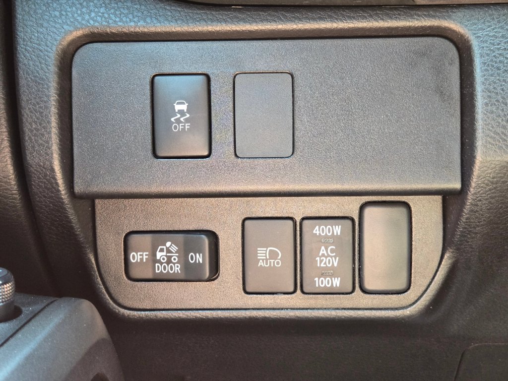 Used 2023 Toyota Tacoma TRD Off-Road w/ Black Out Package (TMS) AWD/4WD image 30