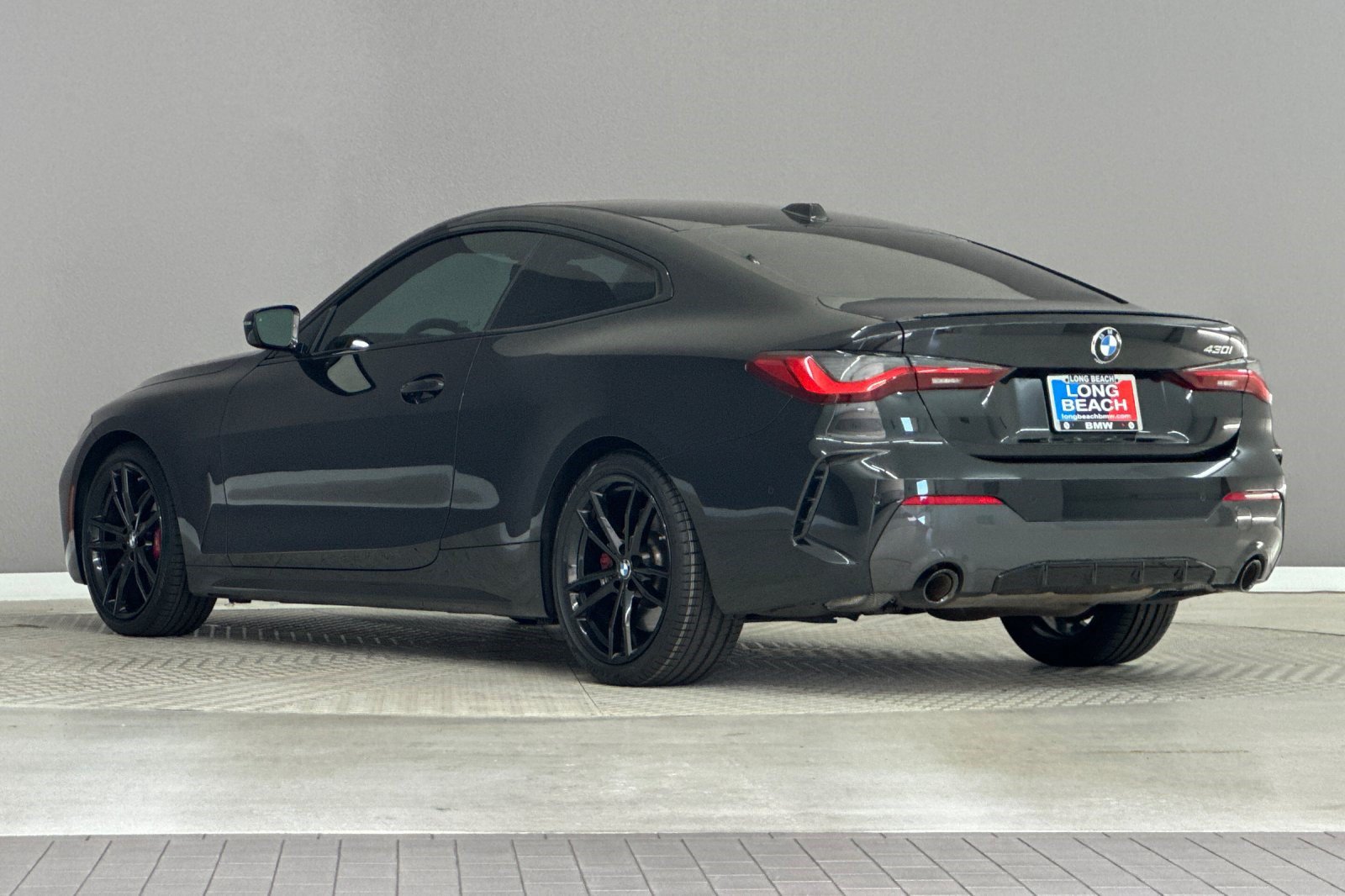 Certified 2024 BMW 430i Coupe w/ M Sport Package RWD image 3