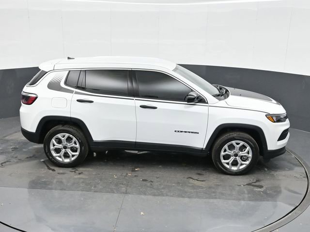 Used 2025 Jeep Compass Sport w/ Mopar Graphics Package AWD/4WD image 31