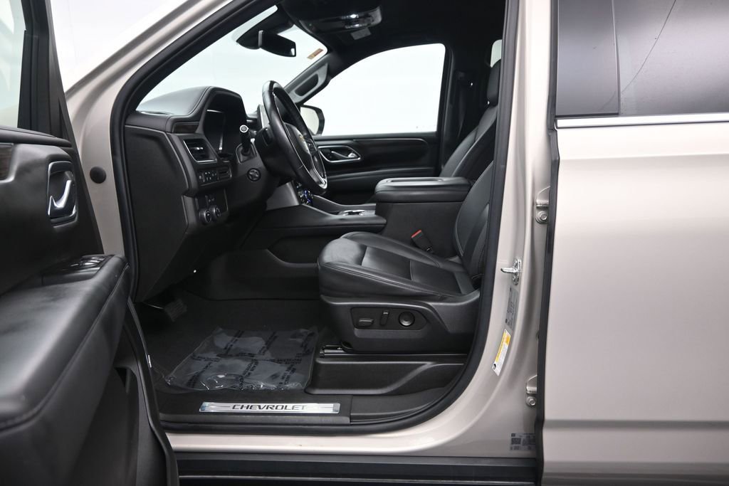 Used 2022 Chevrolet Tahoe LT w/ Luxury Package RWD image 11