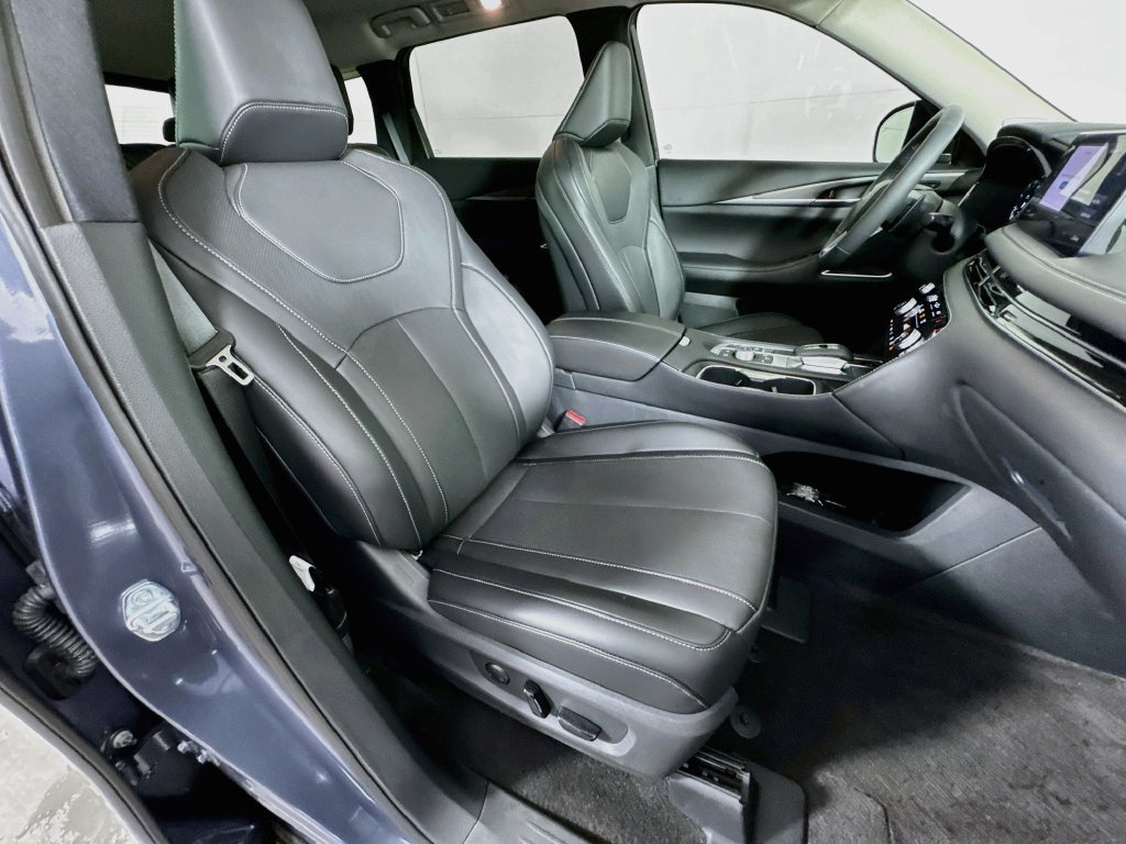 Certified 2027 INFINITI QX60 Luxe w/ Cargo Package FWD image 40