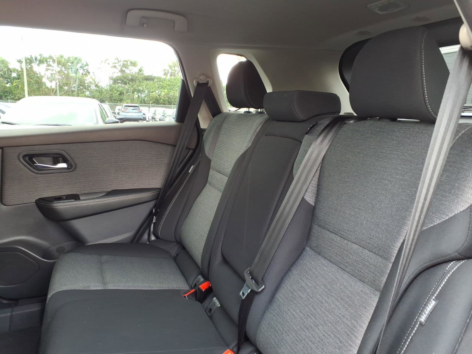 Certified 2023 Nissan Rogue SV image 19