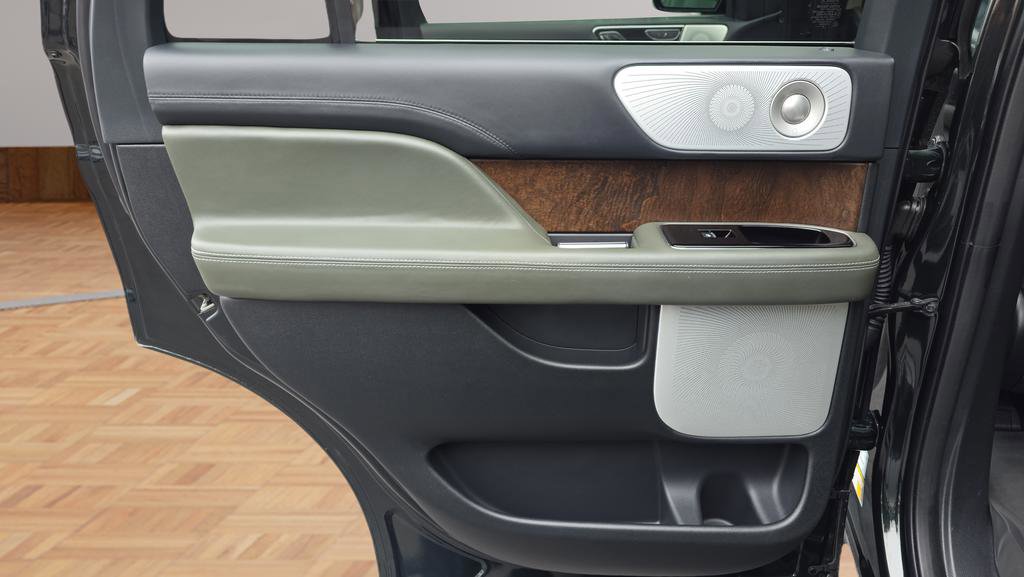 Used 2022 Lincoln Navigator Black Label image 13