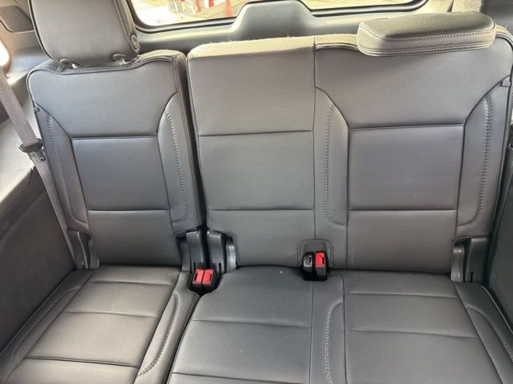 Used 2023 GMC Yukon Denali w/ LPO, Floor Liner Package AWD/4WD image 19