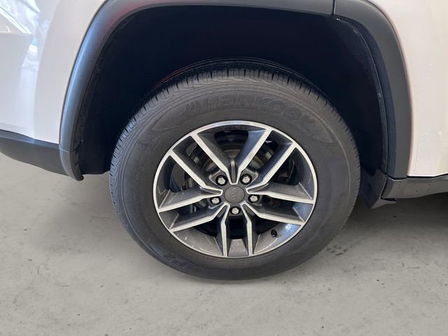 Used 2019 Jeep Grand Cherokee Limited image 14