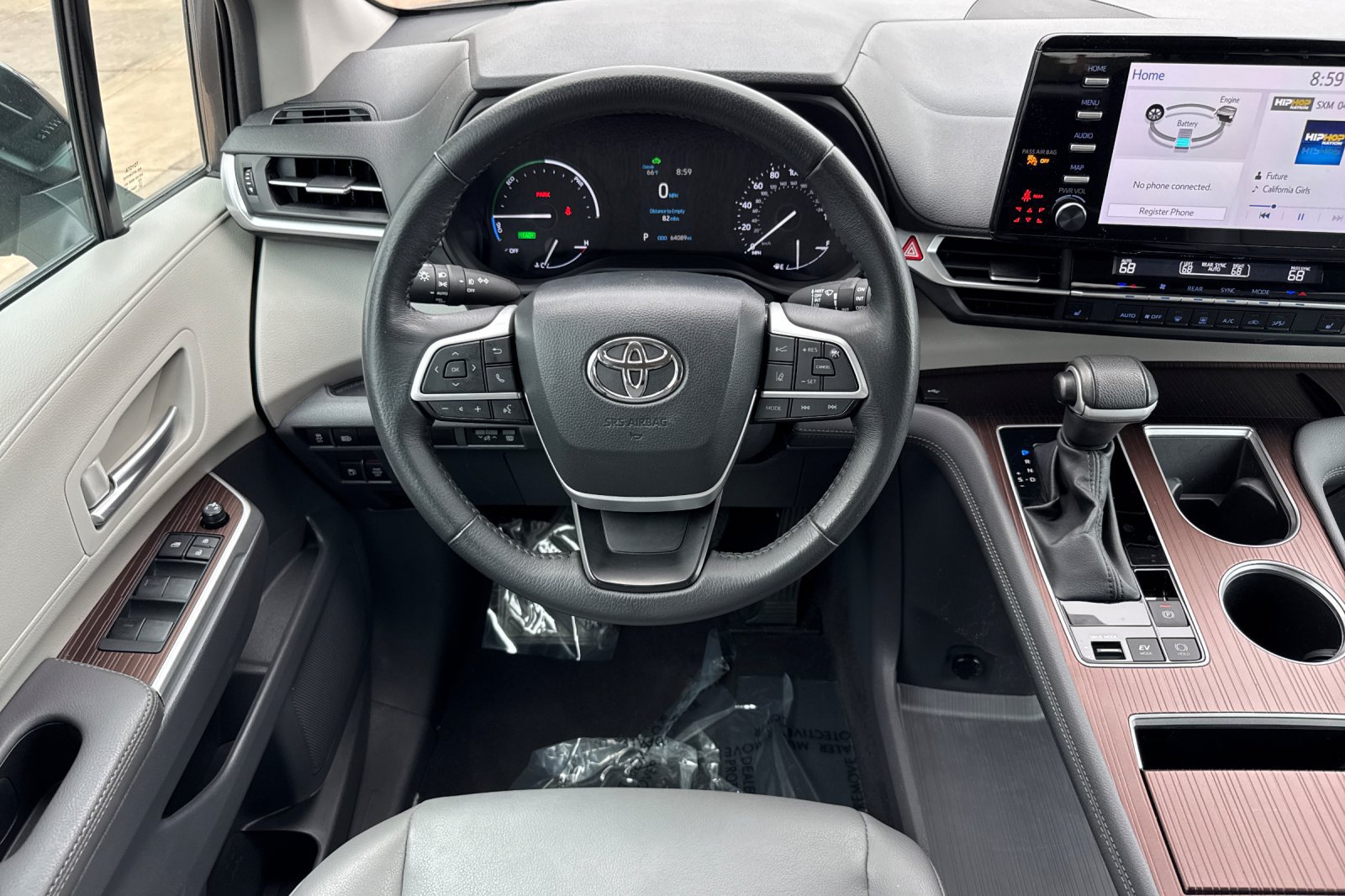 Certified 2024 Toyota Sienna XLE FWD image 18