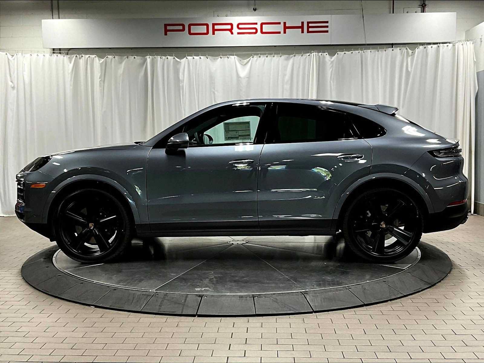 New 2026 Porsche Cayenne Coupe AWD/4WD image 2
