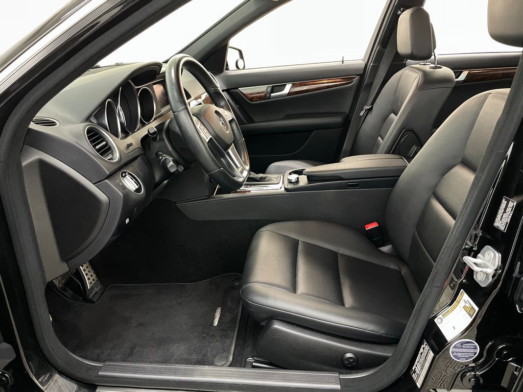 Used 2012 Mercedes-Benz C 300 4MATIC Sedan image 6