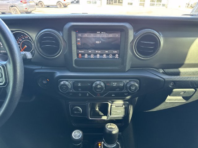 Used 2022 Jeep Wrangler Unlimited Sport AWD/4WD image 21