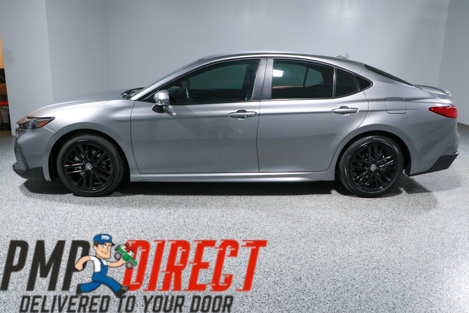 Used 2025 Toyota Camry SE FWD image 10