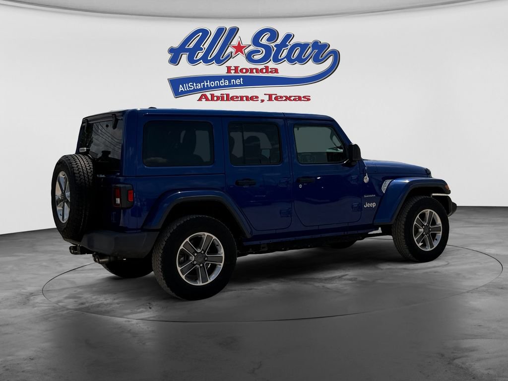 Used 2018 Jeep Wrangler Unlimited Sahara w/ Dual Top Group AWD/4WD image 5
