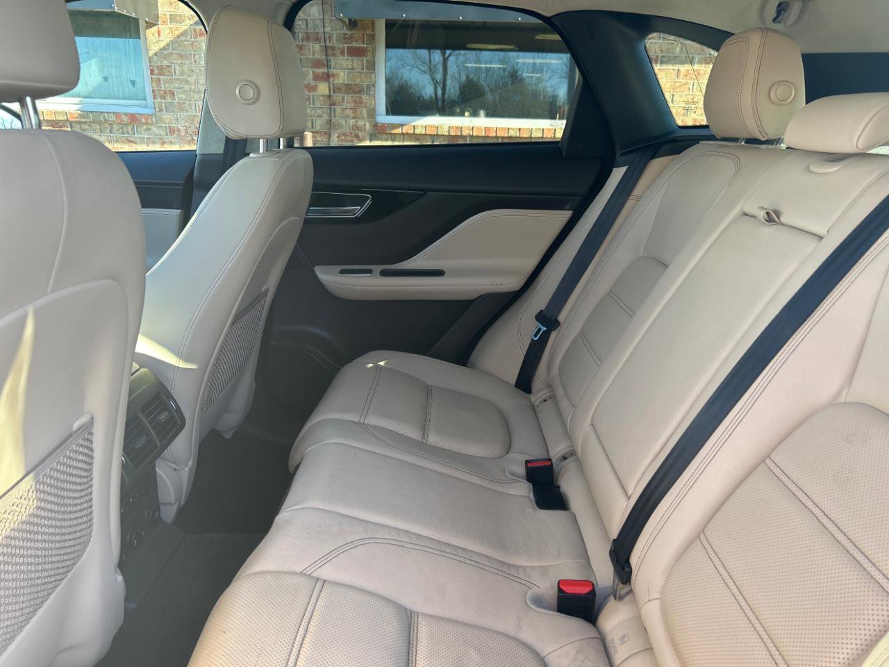 Used 2020 Jaguar F-PACE Prestige image 22