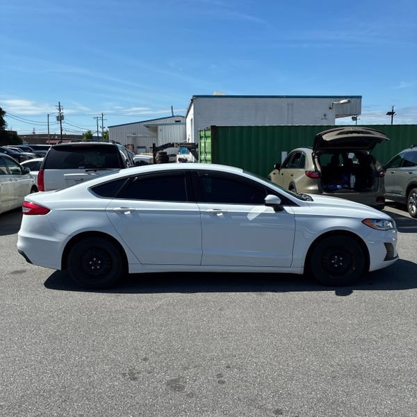 Used 2019 Ford Fusion S FWD image 3
