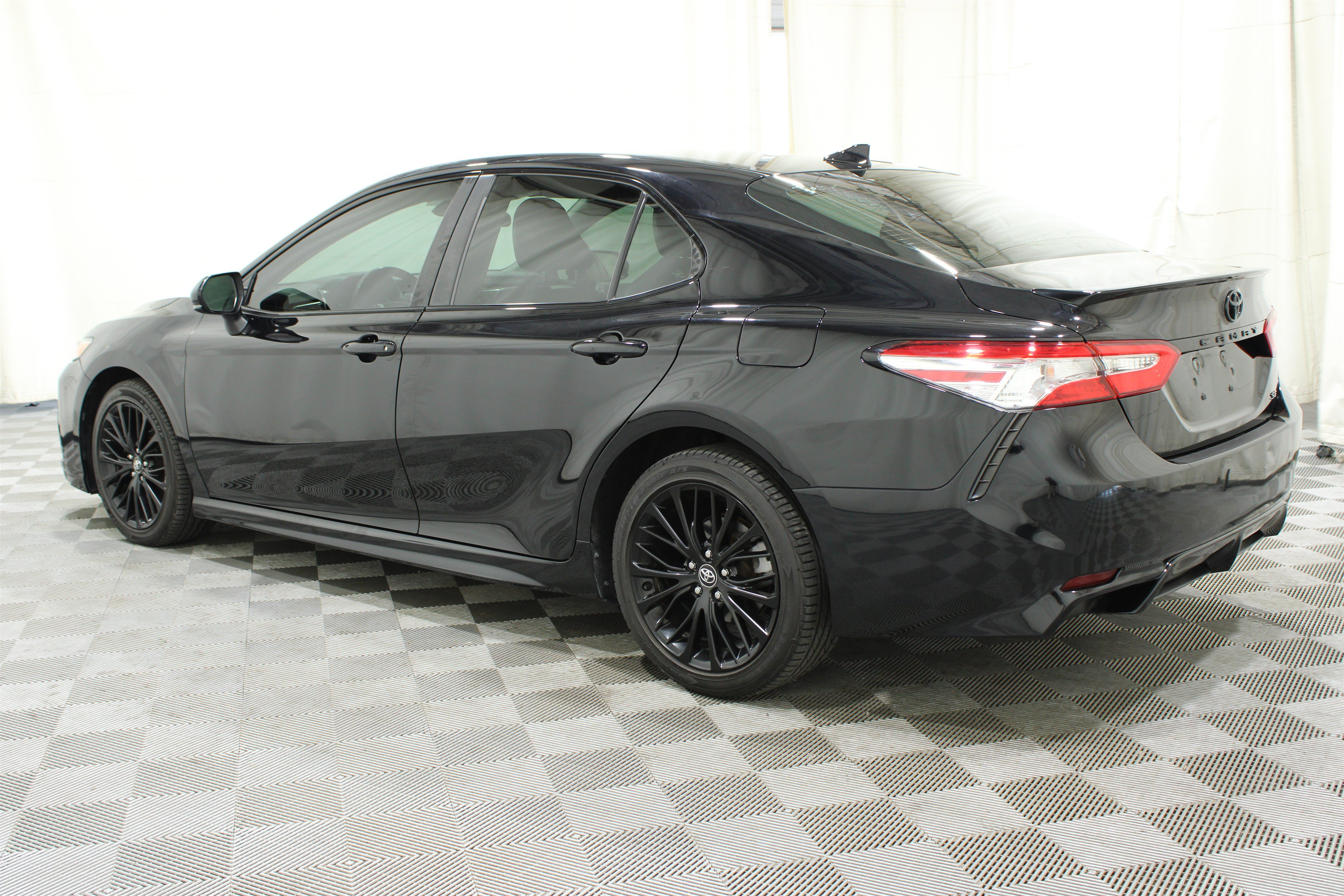 Used 2020 Toyota Camry SE w/ Protection Package (Q2) FWD image 29