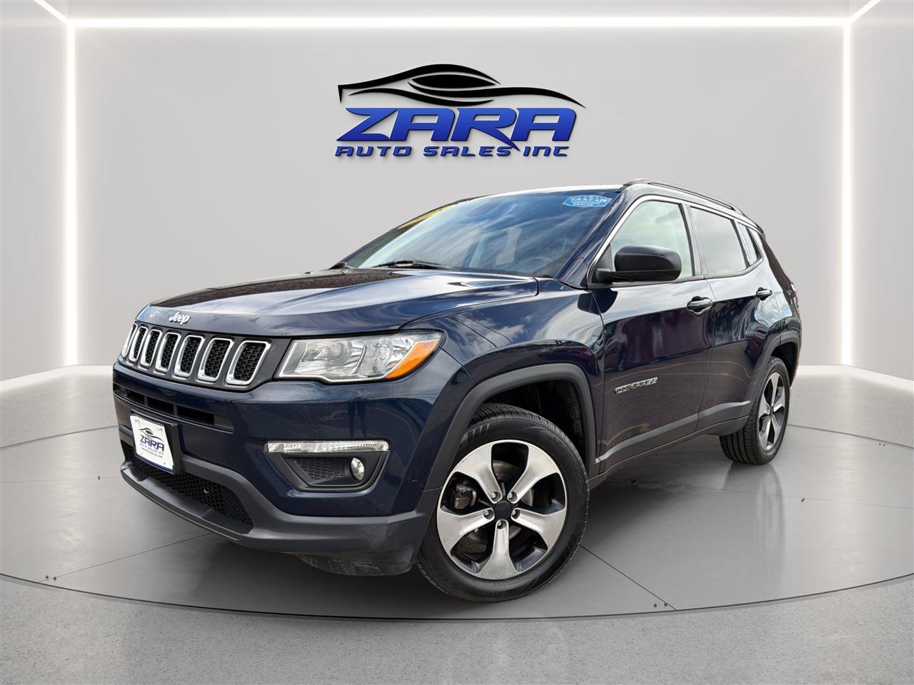 Used 2018 Jeep Compass Latitude w/ Cold Weather Group AWD/4WD image 1