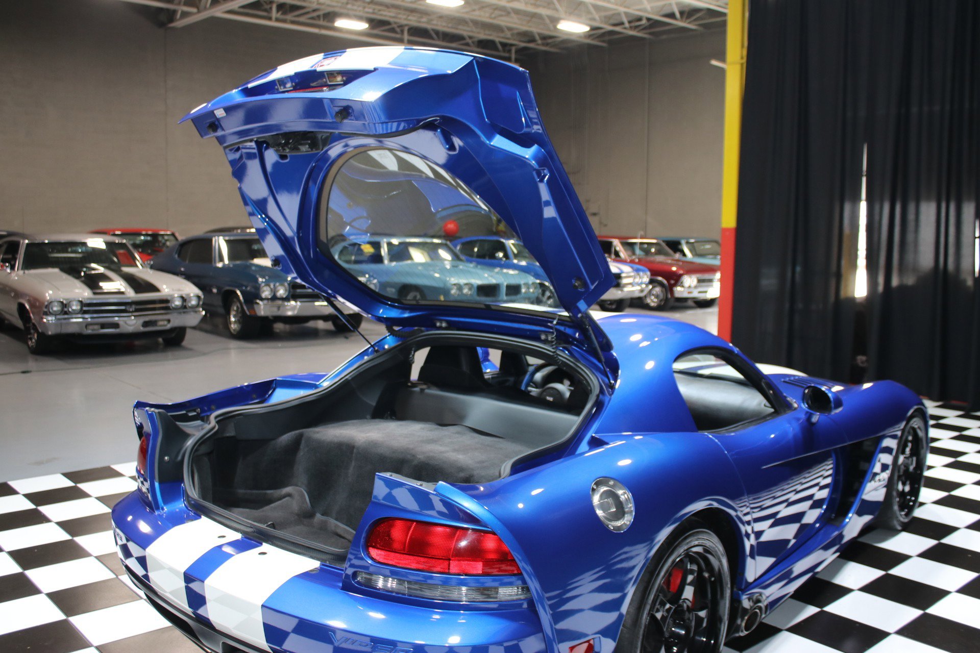 Used 2006 Dodge Viper SRT-10 w/ First Edition Group RWD image 5