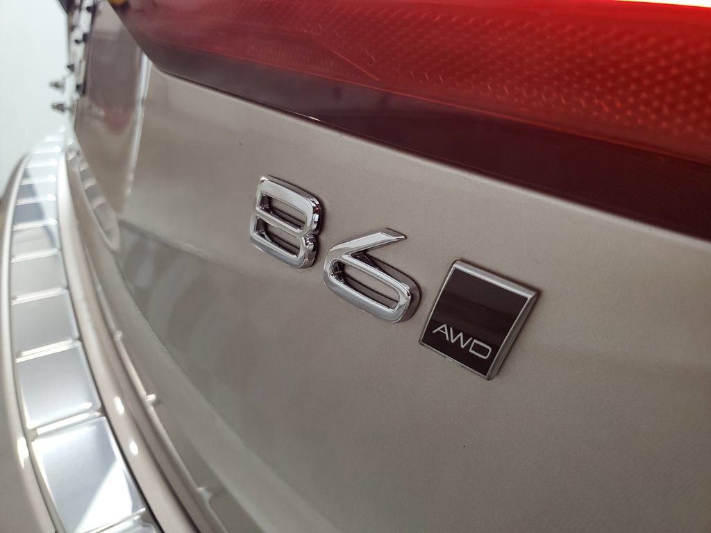 Used 2026 Volvo V90 B6 Cross Country Ultra AWD/4WD image 6