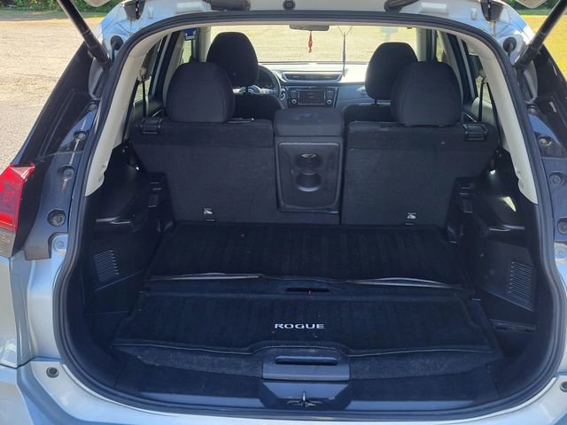 Used 2020 Nissan Rogue SV image 4