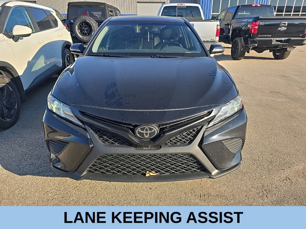 Used 2020 Toyota Camry SE FWD image 2