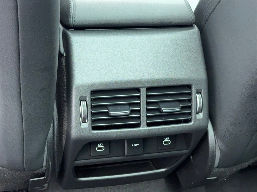 Used 2022 Land Rover Discovery Sport SE image 44