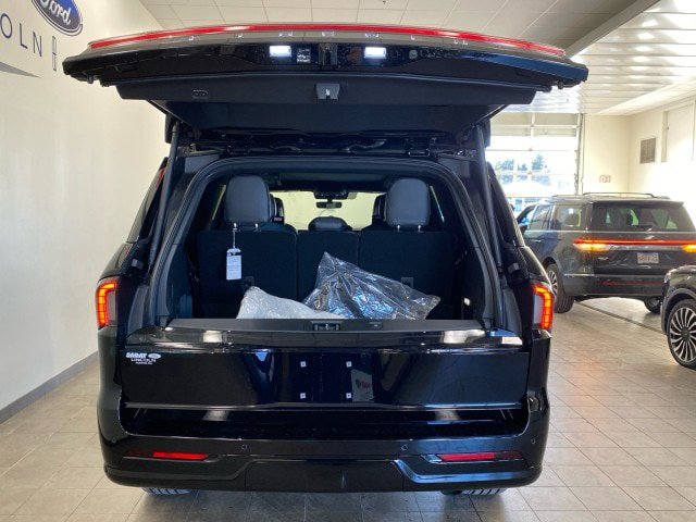 New 2025 Lincoln Navigator Black Label AWD/4WD image 7