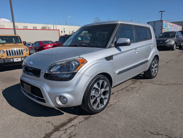 Used 2013 Kia Soul ! w/ Premium Pkg FWD image 3