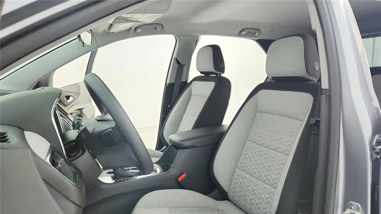 Used 2023 Chevrolet Equinox LS w/ LS Convenience Package FWD image 47