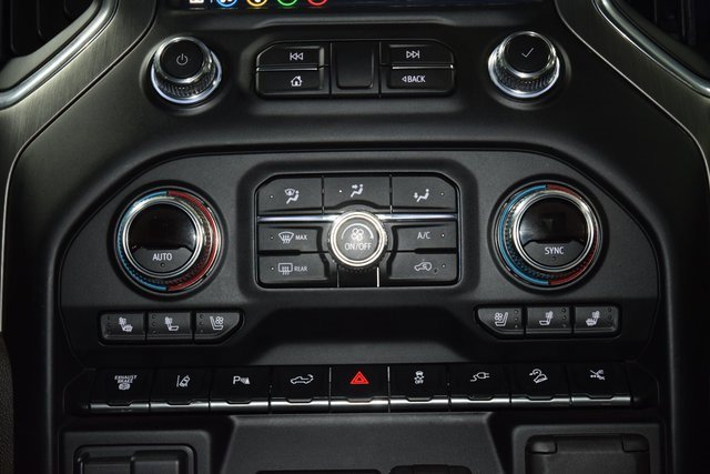 Used 2022 GMC Sierra 3500 Denali w/ Denali Ultimate Package image 34