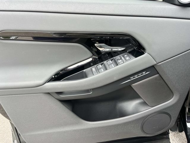 Used 2025 Land Rover Range Rover Evoque Dynamic SE AWD/4WD image 22