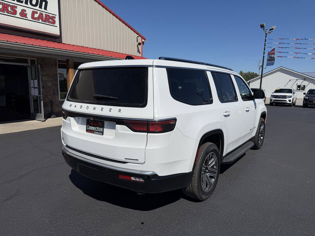 Used 2024 Jeep Wagoneer Series II AWD/4WD image 4