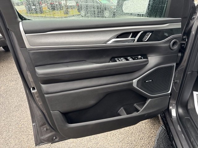 New 2025 Jeep Wagoneer L Series II w/ Convenience Group I image 17