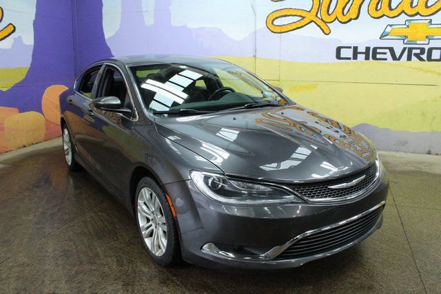 Used 2016 Chrysler 200 Limited image 4