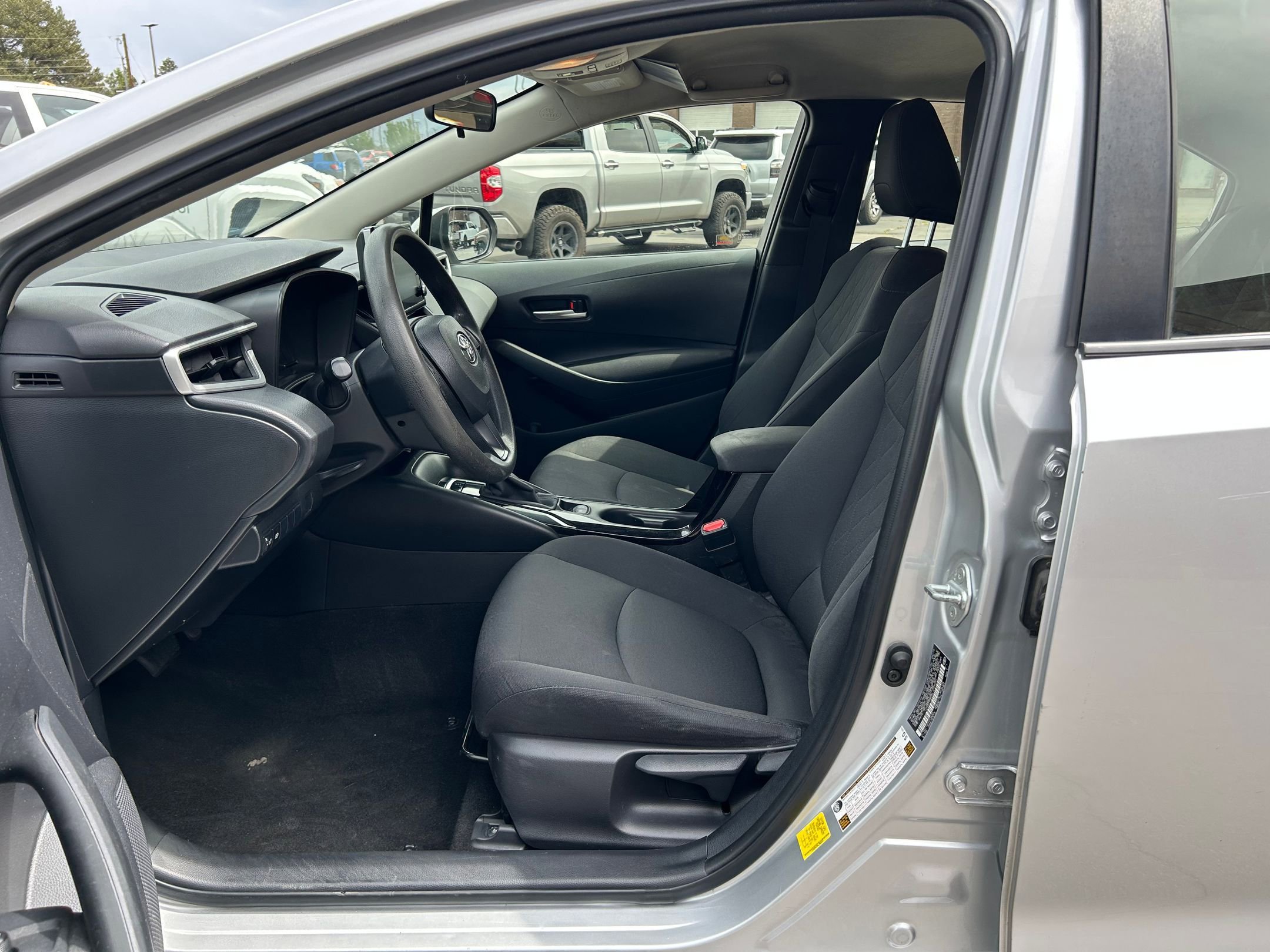 Used 2020 Toyota Corolla LE FWD image 12