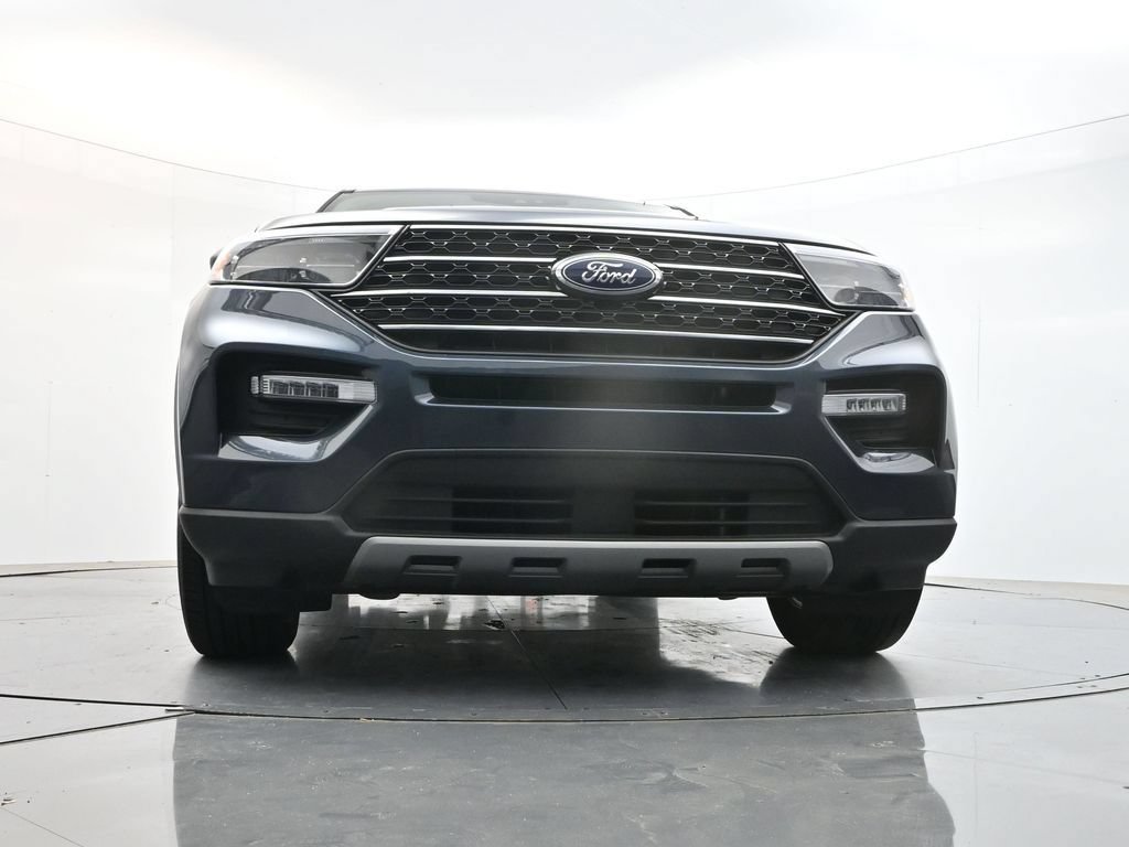Used 2023 Ford Explorer XLT w/ Equipment Group 202A AWD/4WD image 33