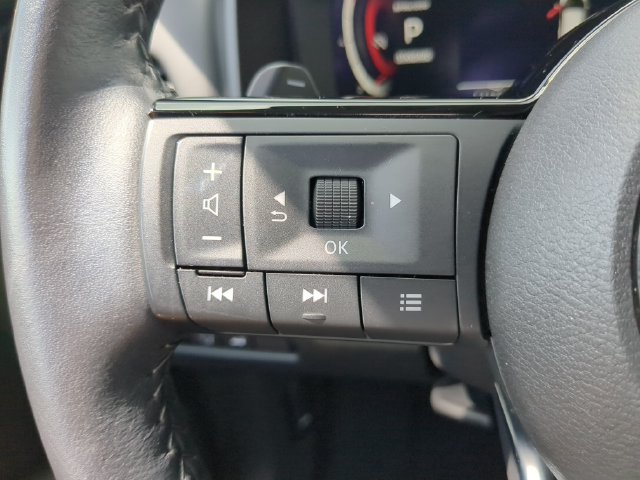 Used 2024 Nissan Rogue SL w/ SL Premium Package FWD image 32