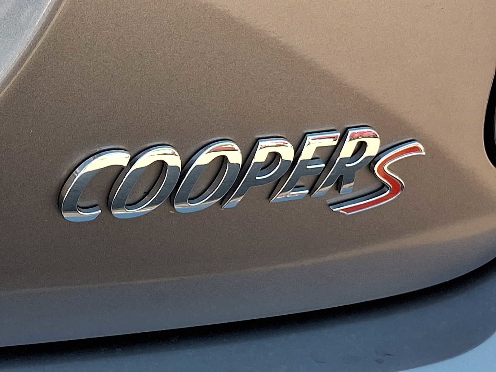 Used 2019 MINI Cooper S w/ Signature Upholstery Package image 25