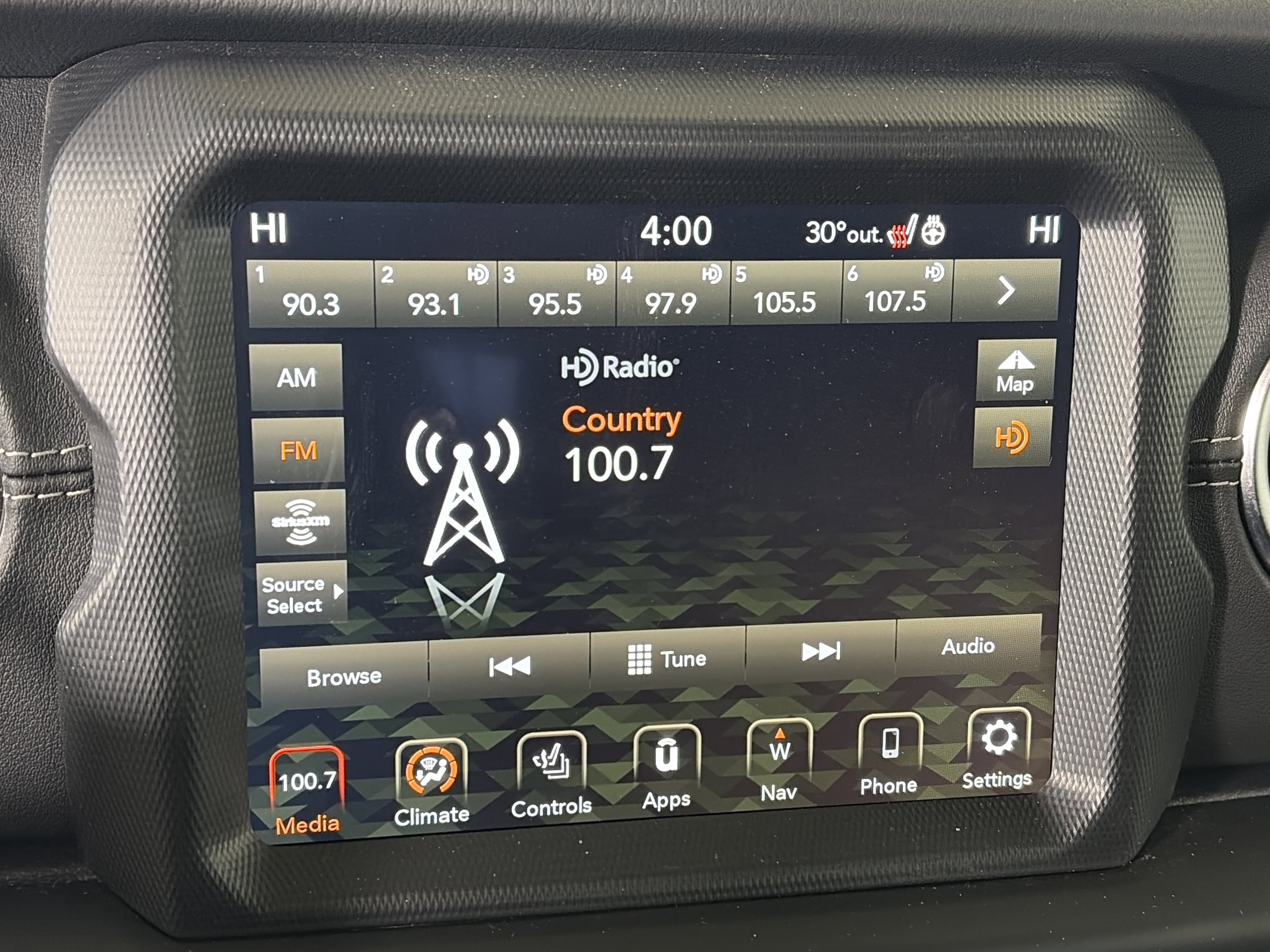 Used 2023 Jeep Wrangler Sahara w/ Cold Weather Group image 18