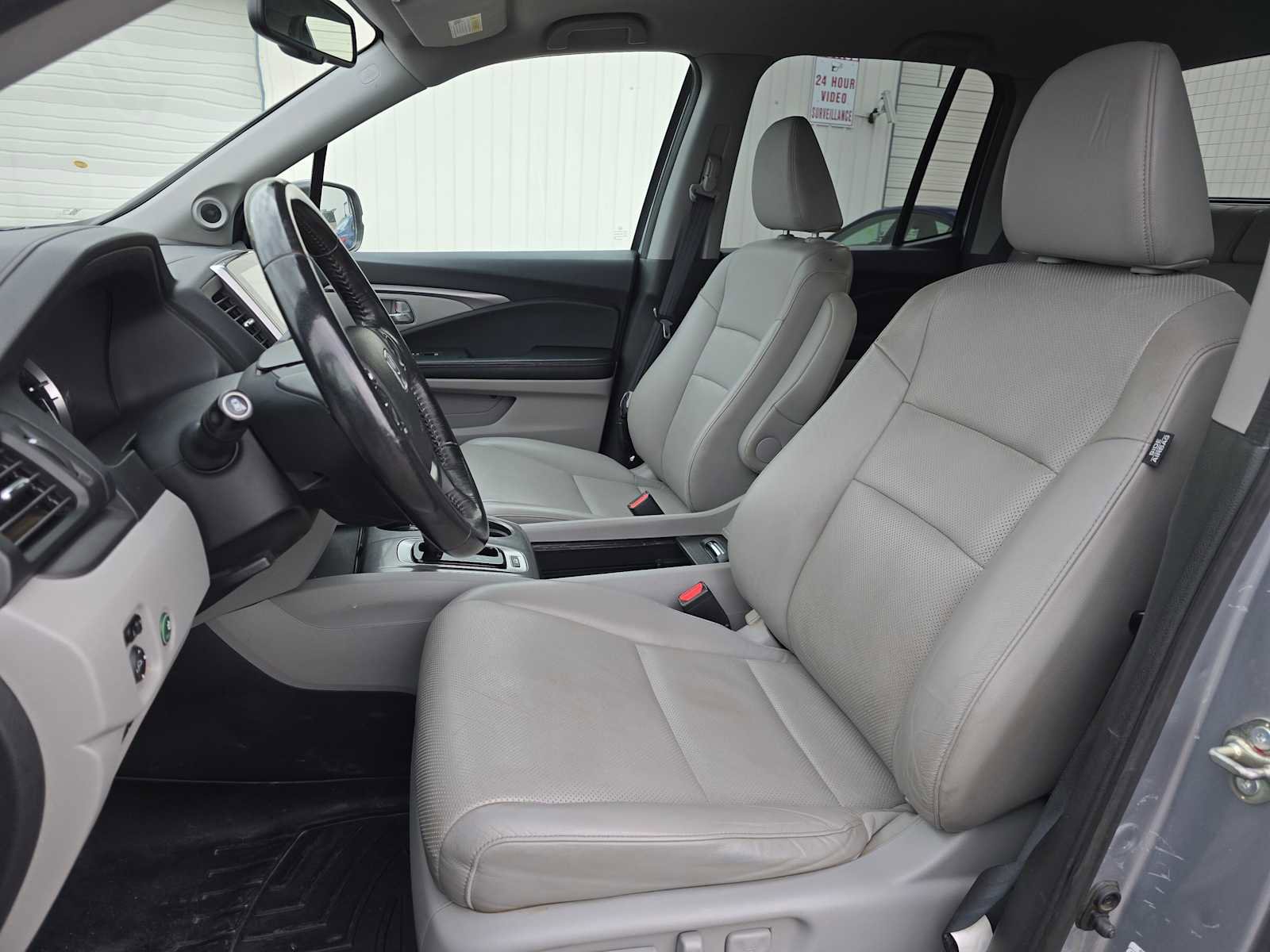 Used 2017 Honda Ridgeline RTL-T image 23