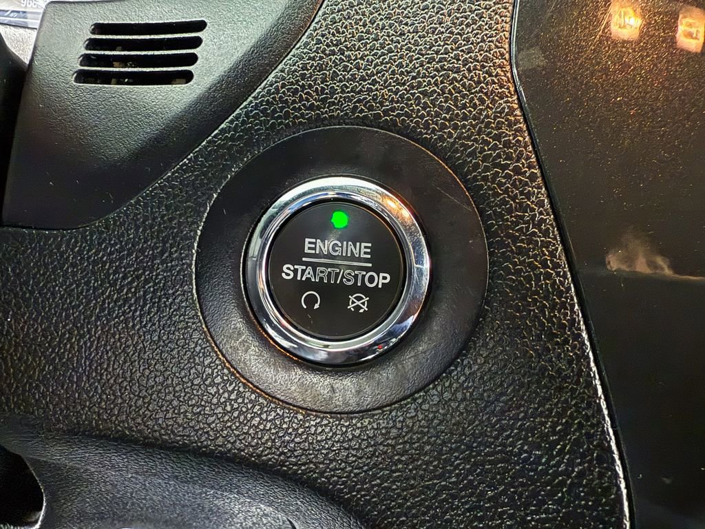 Used 2019 Ford Explorer XLT image 22