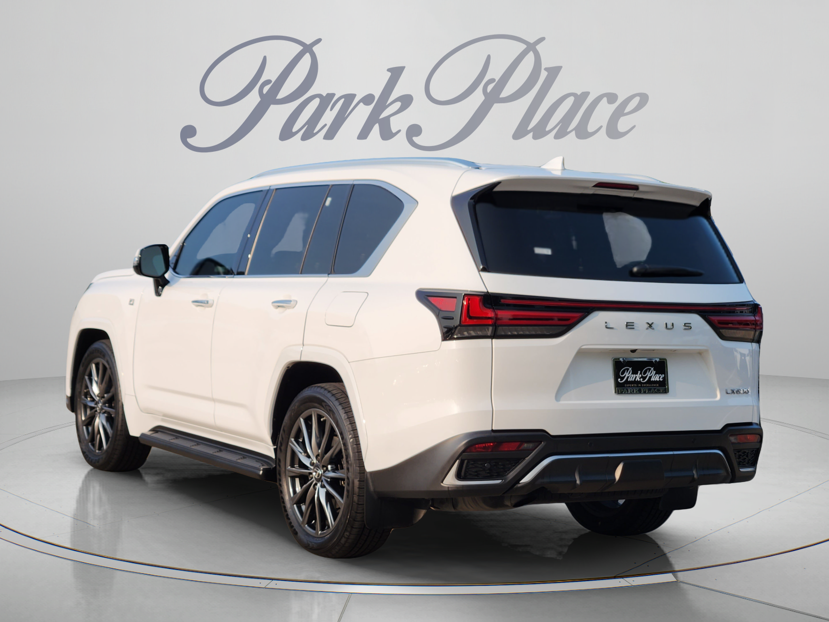 Used 2023 Lexus LX 600 F Sport w/ Accessory Package (Z1) AWD/4WD image 3