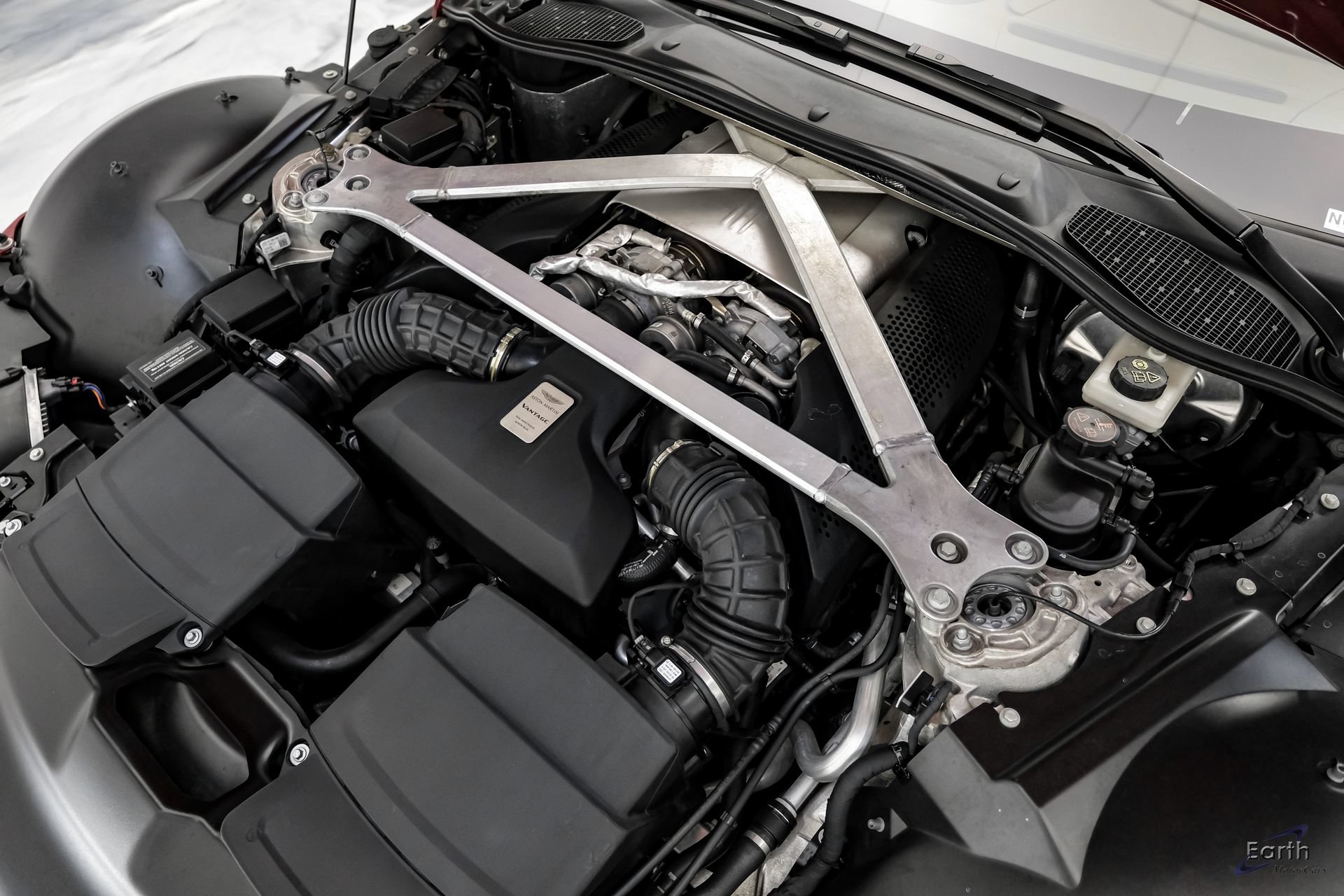 Used 2020 Aston Martin V8 Vantage Coupe RWD image 98