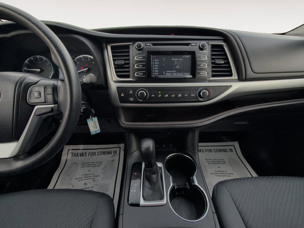 Used 2015 Toyota Highlander LE AWD/4WD image 11