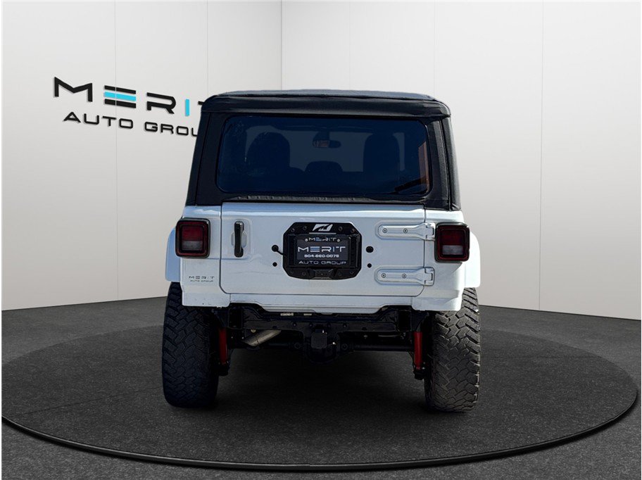 Used 2021 Jeep Wrangler Unlimited Sahara w/ Altitude AWD/4WD image 8