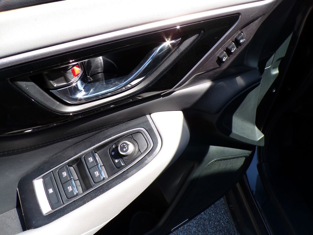 Used 2025 Subaru Outback Limited AWD/4WD image 24