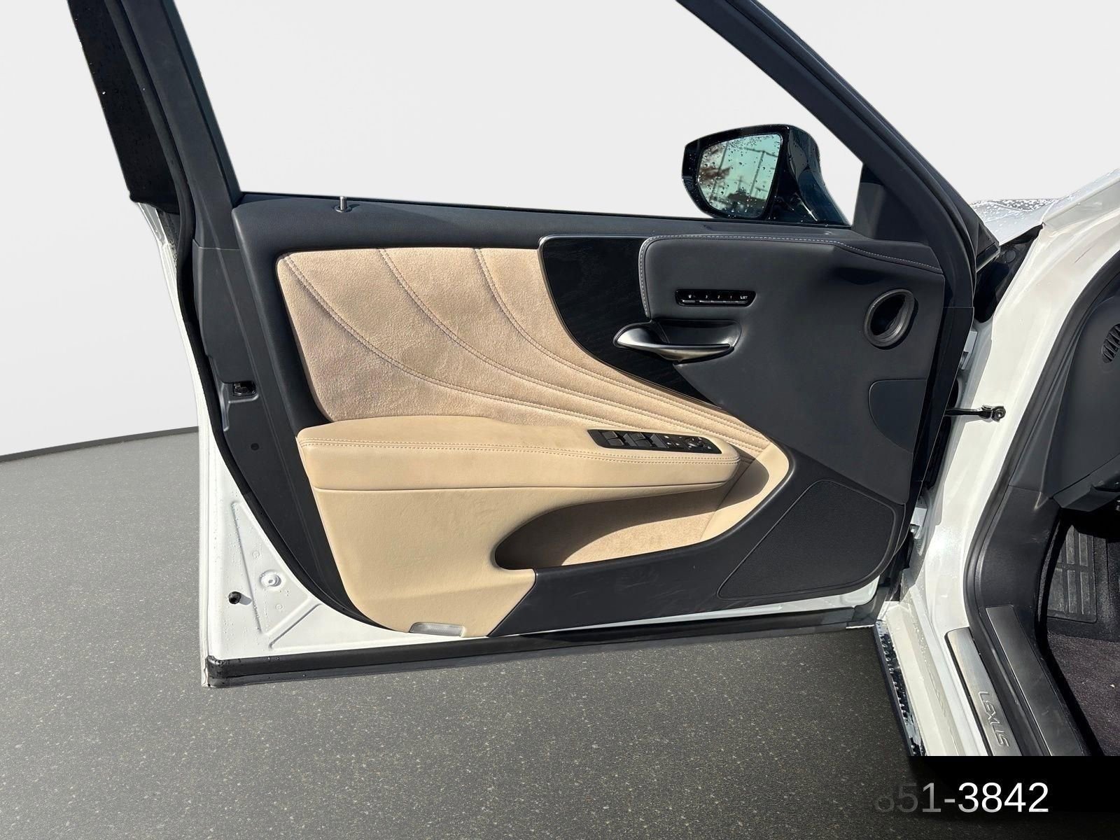 Used 2022 Lexus LS 500 image 10