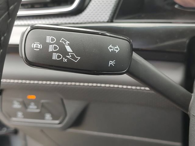 Used 2025 Volkswagen Atlas Cross Sport SEL R-Line AWD/4WD image 22