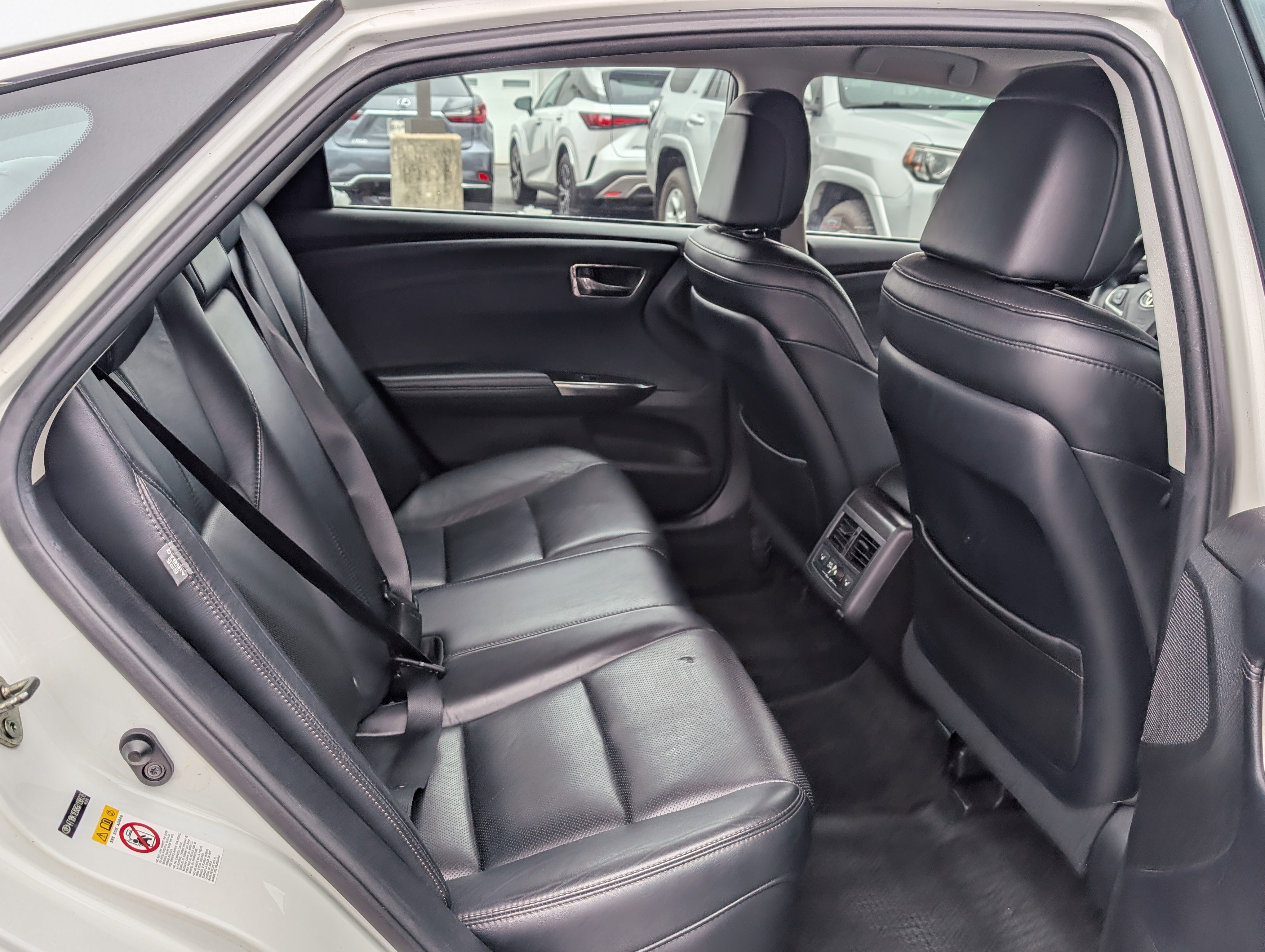 Used 2016 Toyota Avalon Limited w/ Toyota Safety Sense Package image 12