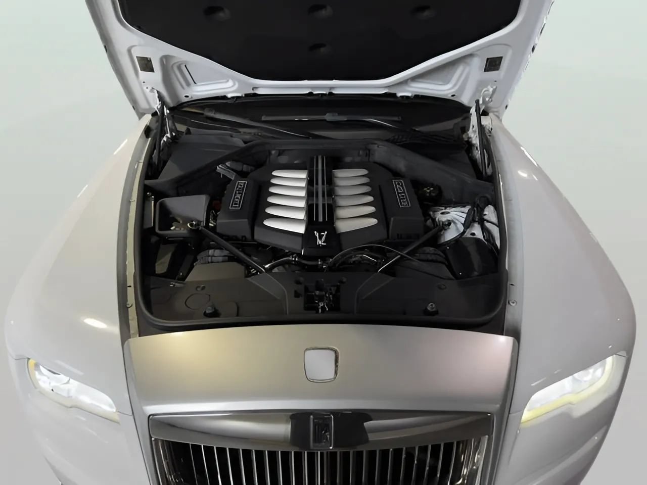 Used 2016 Rolls-Royce Dawn RWD image 17