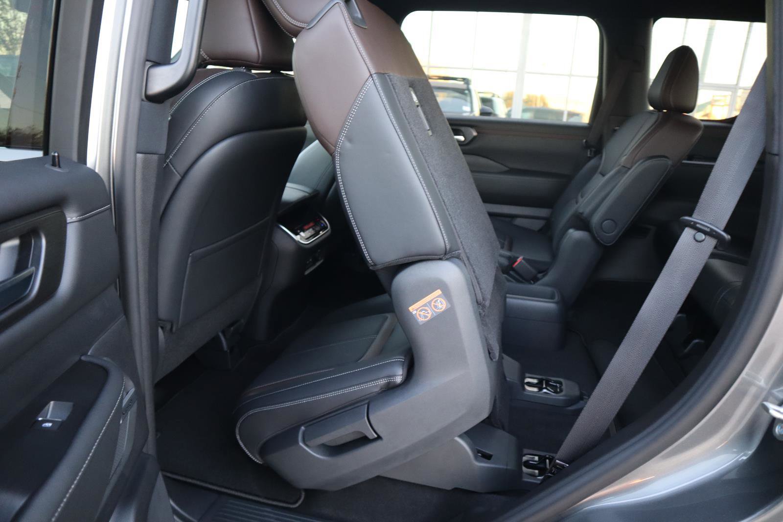 New 2026 Nissan Armada SL w/ Captain's Chari Seat Package image 40
