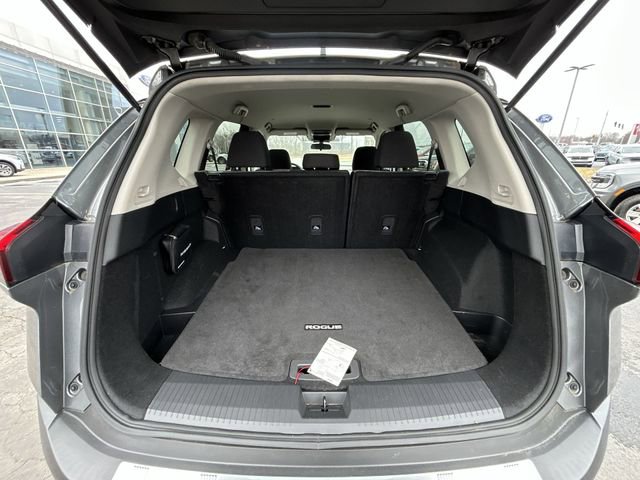 Certified 2023 Nissan Rogue SV image 28